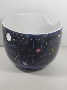 Silver Buffalo Pac-Man Classic Maze 20-ounce Ceramic Ramen Bowl.